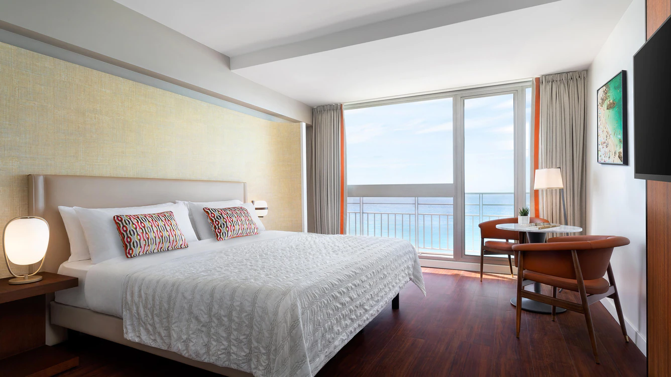 Deluxe Sea, Guest Room, 1 King, Sea View, Balcony