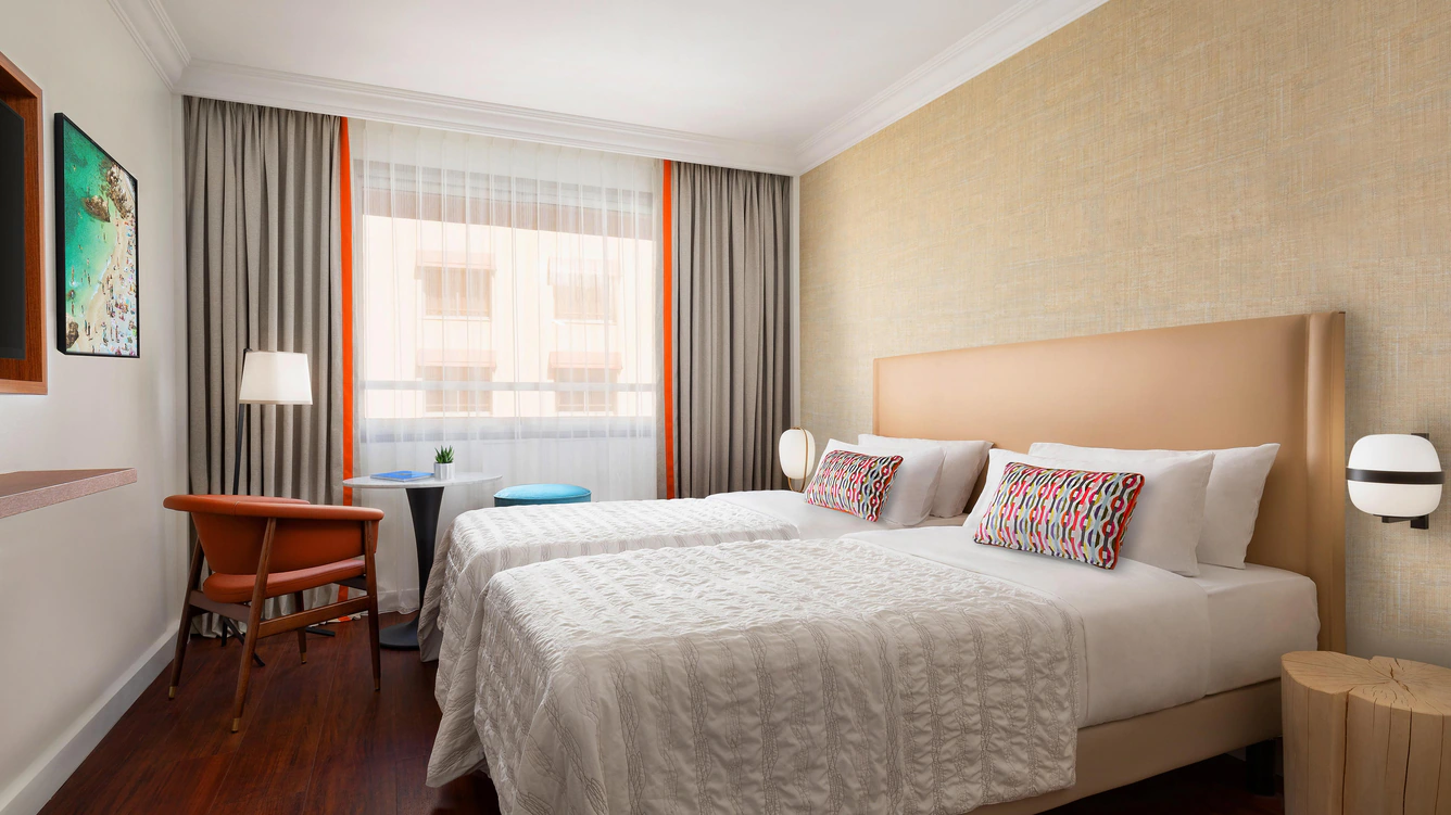 Classic, Guest Room, 2 Twin, Courtyard View