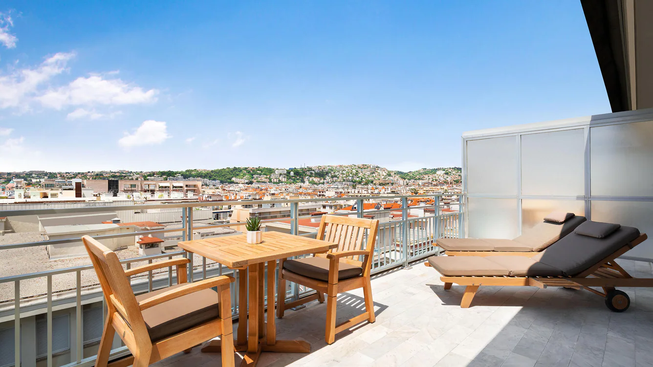Executive City View, Guest Room, 1 King, City View, Terrace - ncemd-city-view-terrace-1916-hor-wide