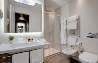 Singer Suite