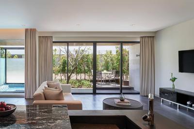 Family Jacuzi Loft Suite - Living Area