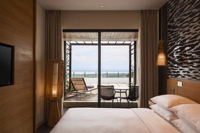 Deluxe King Ocean Terrace Guest Room
