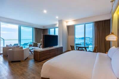 One-Bedroom Suite - Ocean Front