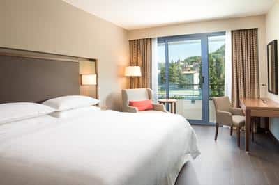 Deluxe Pool View, Guest Room, 1 King