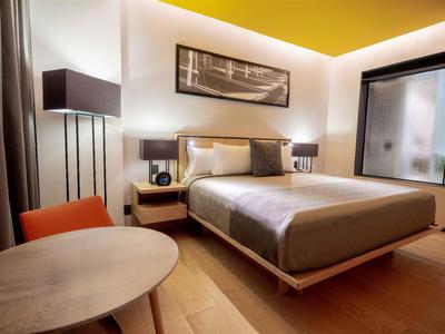 Galeria Plaza San Jeronimo Deluxe Room King