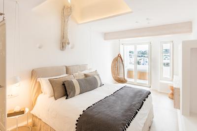 Deluxe Room with Outdoor Hot Tub