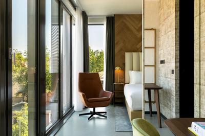 The Slaak Room