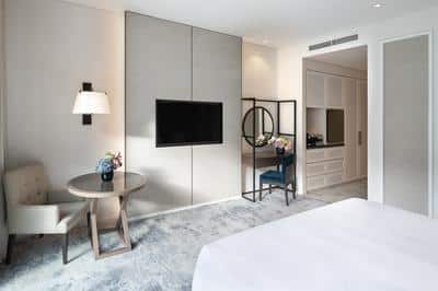 Deluxe Room Mountain View