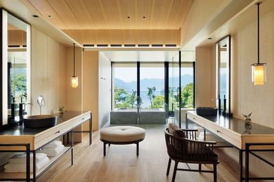 Ritz-Carlton Suite