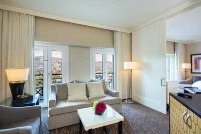 Hollywood Hill View Suite
