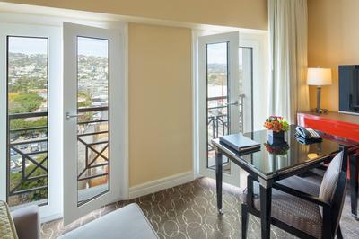 Hollywood Hill View Luxury King