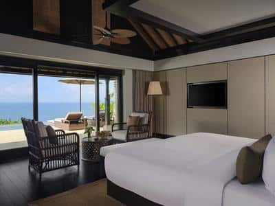 Hill Top Ocean Pool Villa