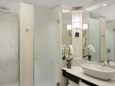 Deluxe Double Double Balcony Room