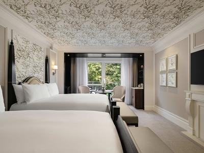 Deluxe Double Double Balcony Room