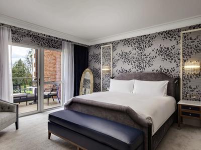 Fairmont One Bedroom Balcony Suite