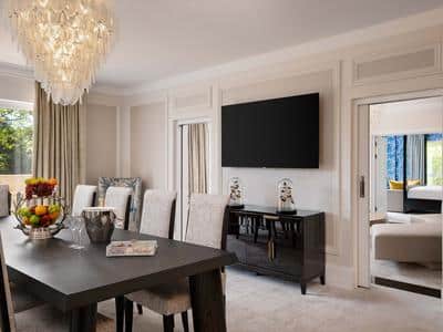 Signature Royal Suite
