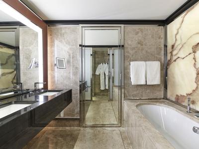 London Balcony Suite