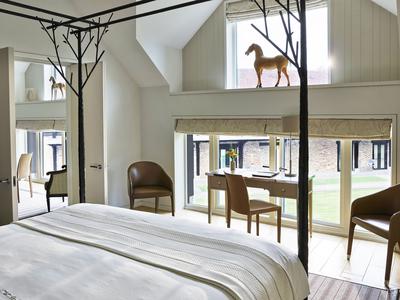 Stable Premium Suite