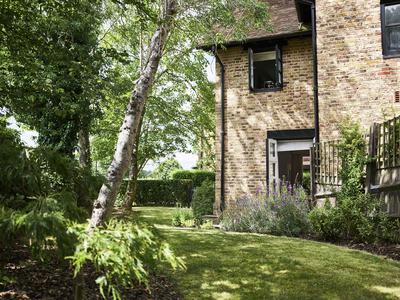 Cottage Executive Suite