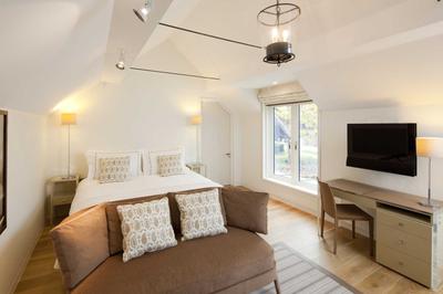 Stable Deluxe Room