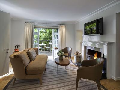 Stable Junior Suite