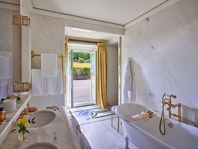 Aurora Terrace Suite