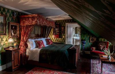 Victoriana Suite