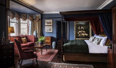 Victoriana Suite