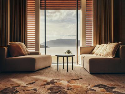 Panoramic Bayview Suite