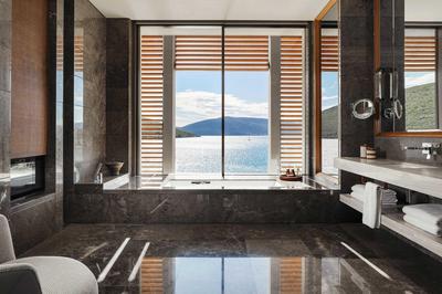 Panoramic Bayview Suite / Two-Bedroom Family Suite