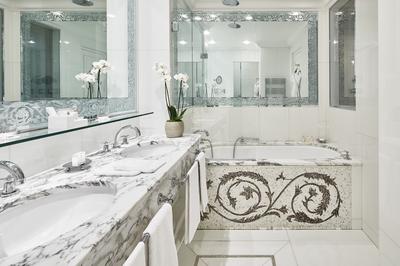 Deluxe Room - Avenue Montaigne View