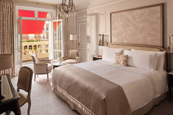 Deluxe Room - Avenue Montaigne View