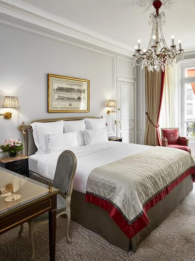 Deluxe Room - Avenue Montaigne View