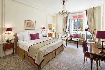Junior Suite - Avenue Montaigne View