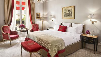 Deluxe Suite - Avenue Montaigne View