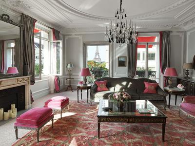 Haute Couture Eiffel Suite