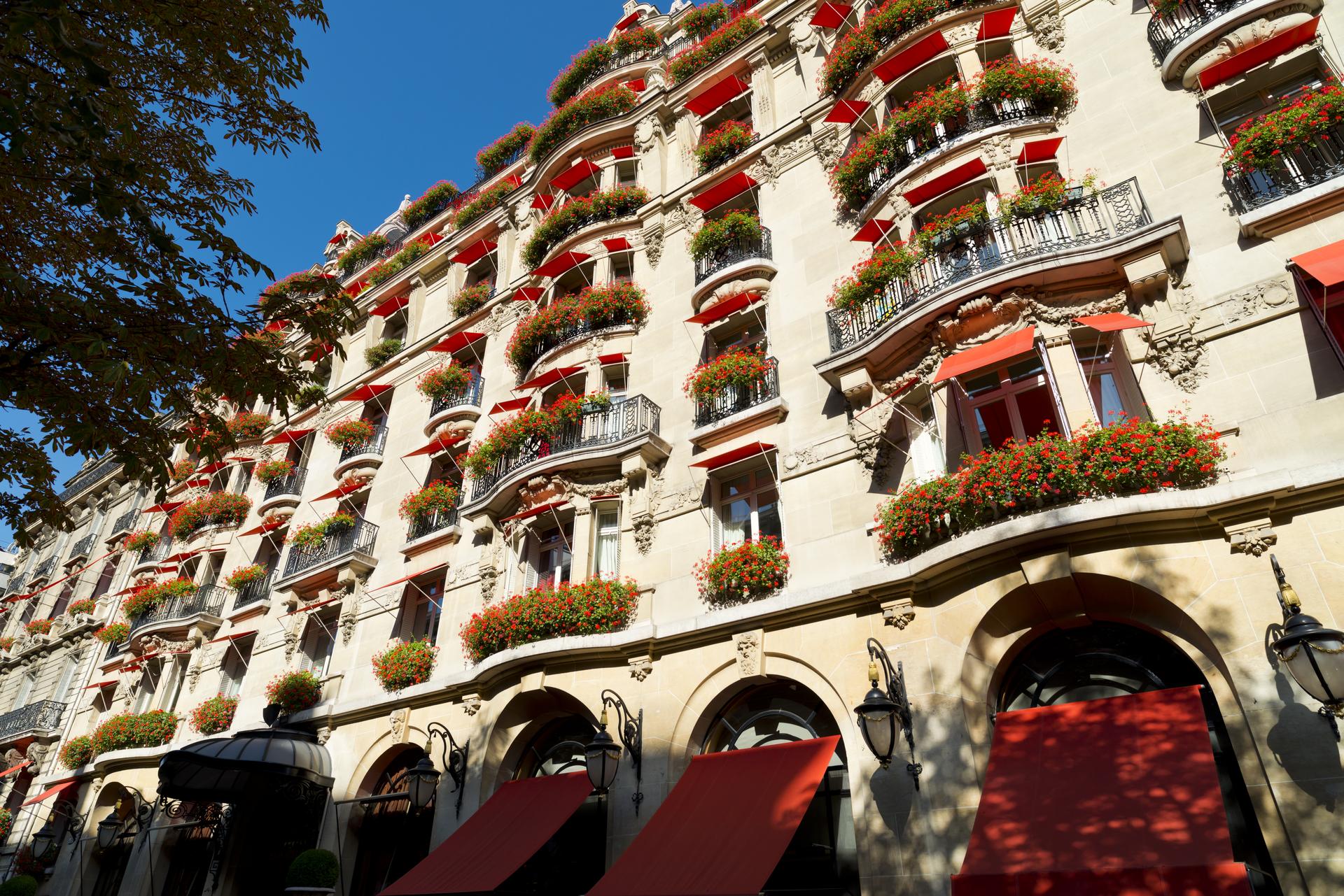 Hôtel Plaza Athénée, Dorchester Collection