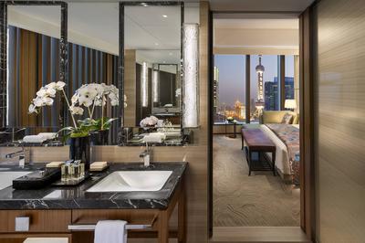 Pearl Tower Suite