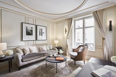 Palm Court Suite