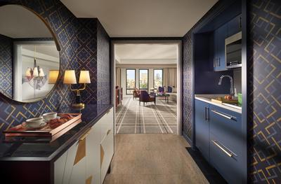 Back Bay Corner Suite