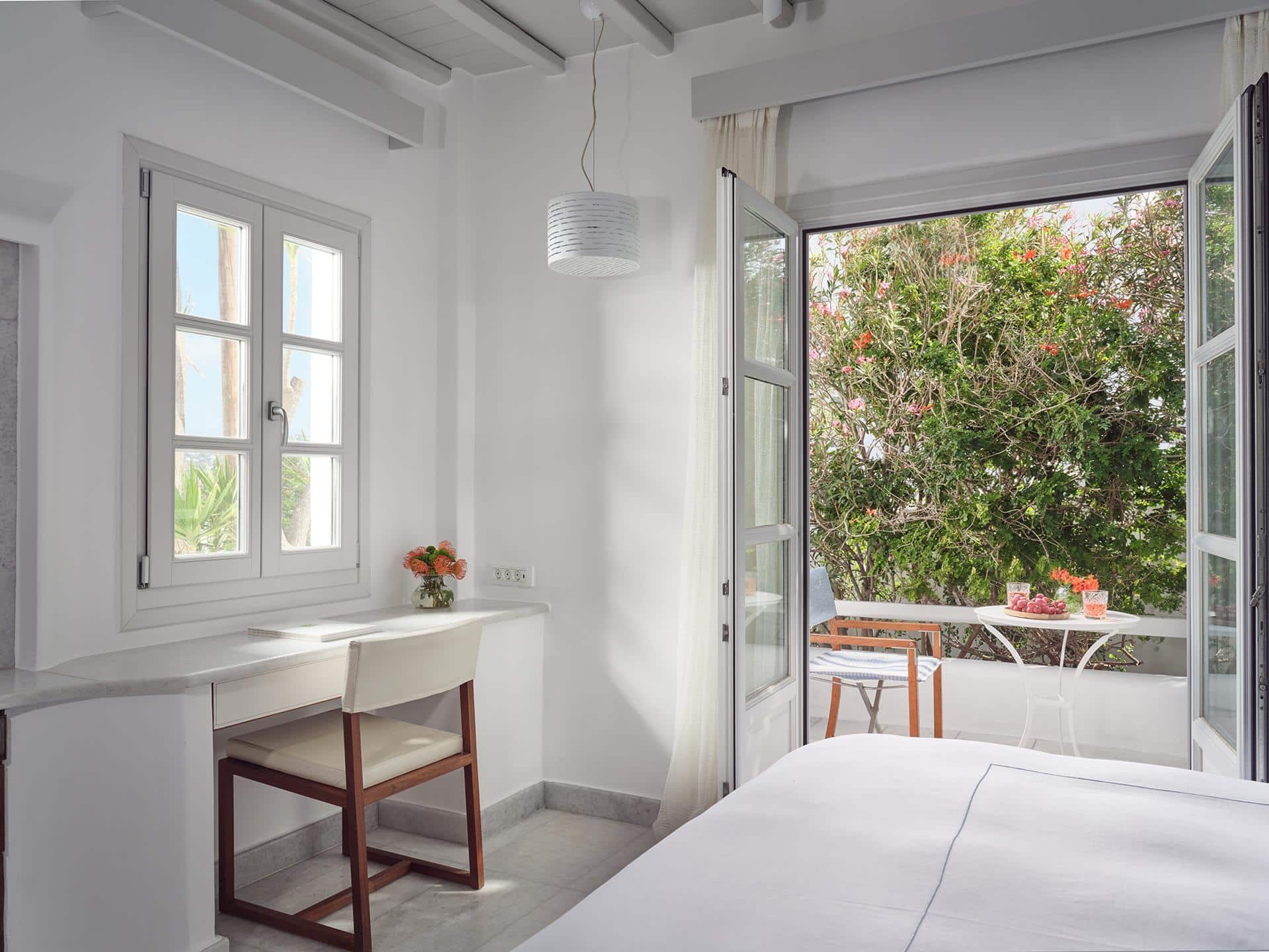 Hilltop Sea View Pool Room