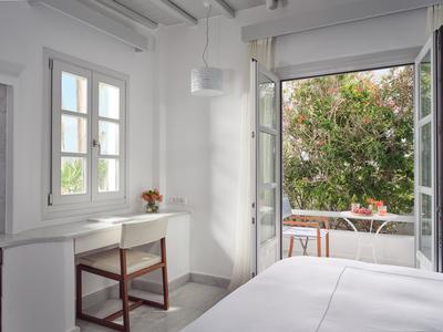 Junior Suite Courtyard View