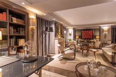 The Fireplace Lounge