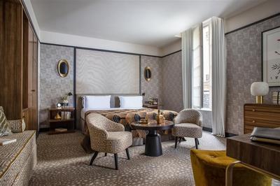 Executive Club Room