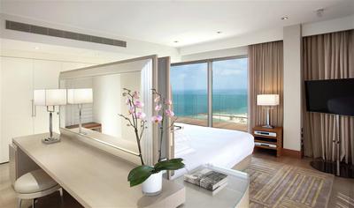 White City Vista Suite with Sea View/Access