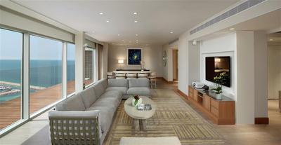 White City Vista Suite with Sea View/Access
