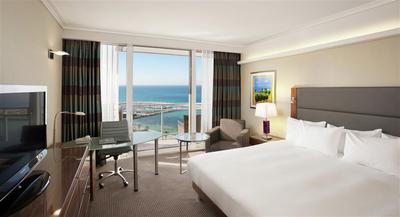 King Corner Vista Suite with Sea View