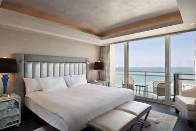 Presidential Vista Suite with Sea View