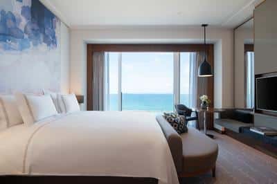 Deluxe Seafront Room