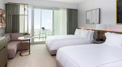 Fairmont Gold Guestroom